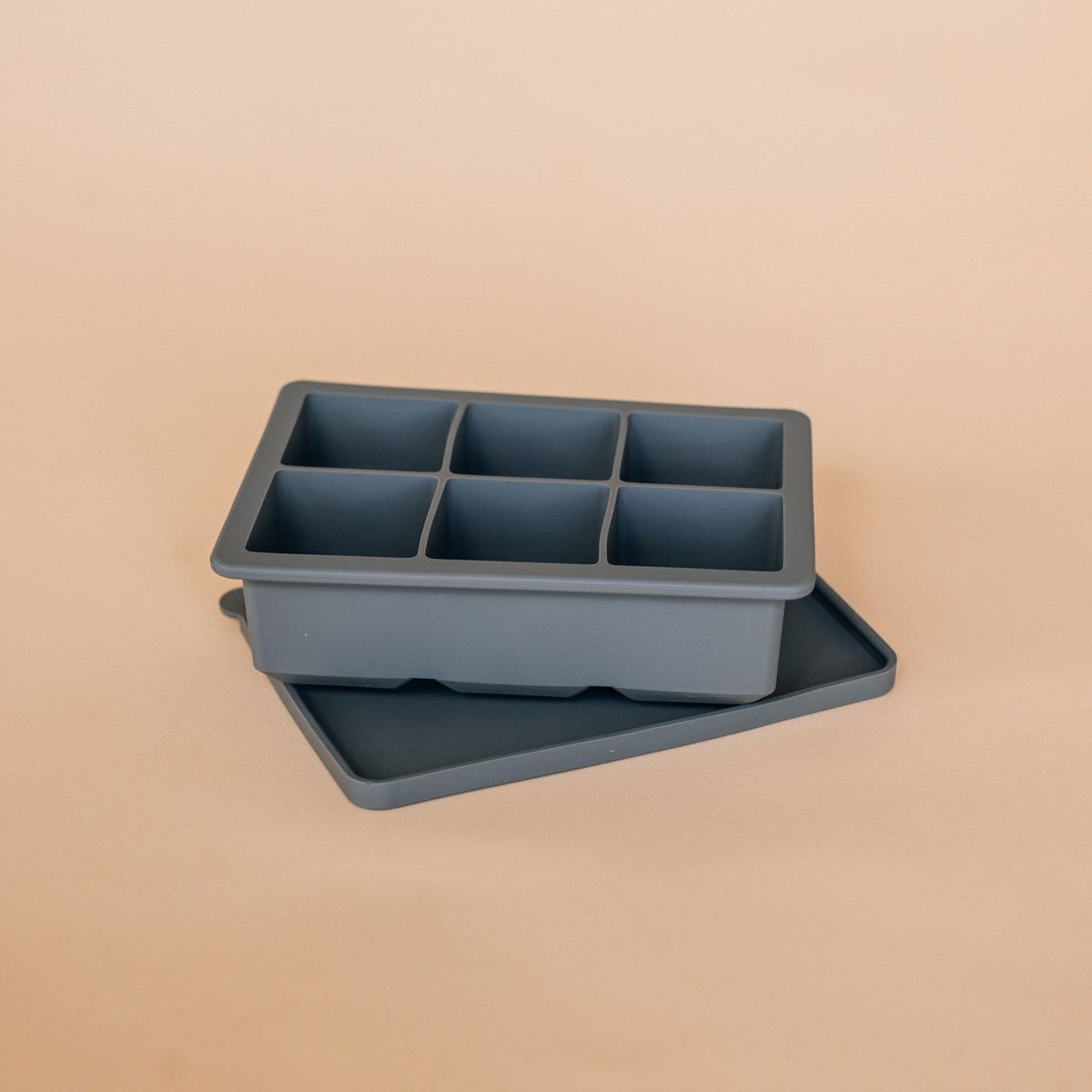 https://cocktailcommons.com/cdn/shop/products/Ice-Tray-2.jpg?v=1626663675